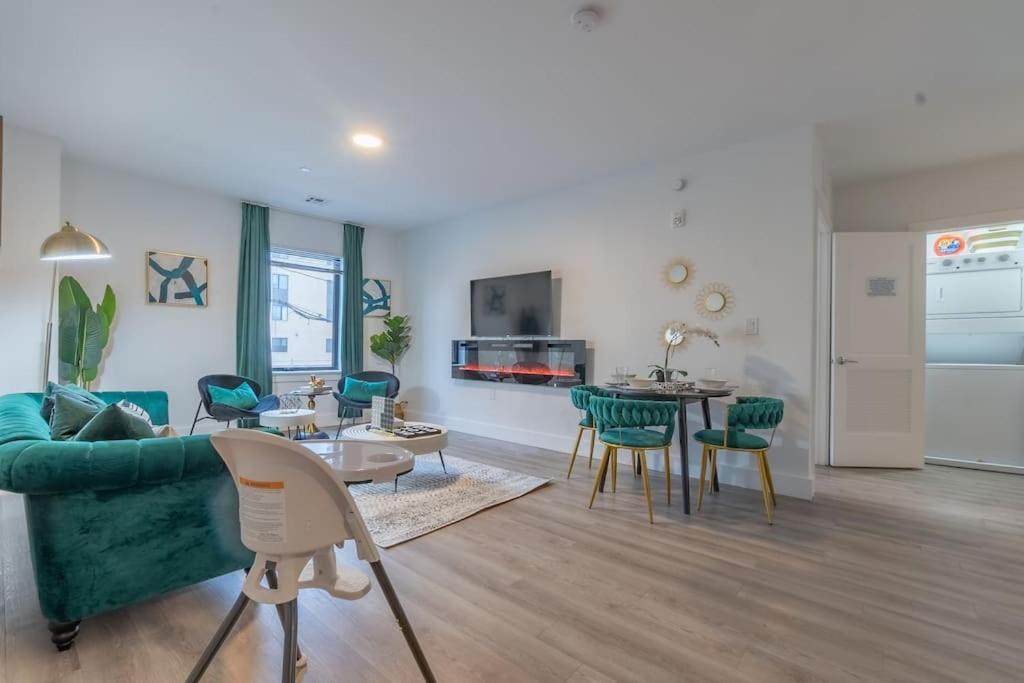 2 Bedroom 2 Bath Suite, Near American Dream And The Airport, Free Parking, King Bed And 2 Queen Beds, Washer And Dryer Orange Exteriör bild