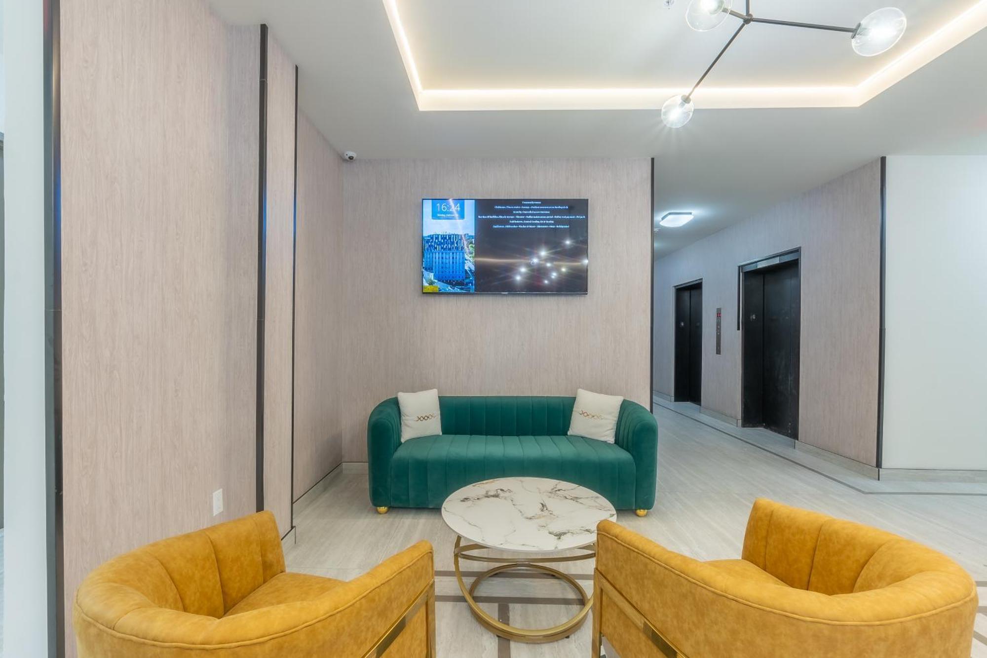 2 Bedroom 2 Bath Suite, Near American Dream And The Airport, Free Parking, King Bed And 2 Queen Beds, Washer And Dryer Orange Exteriör bild
